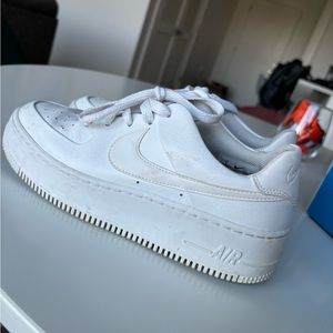 NIKE Air Force 1
